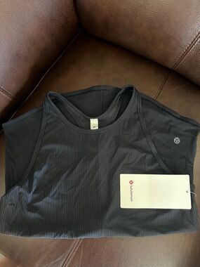 lululemon athletica base pace tank Black Ribbed size : 8
